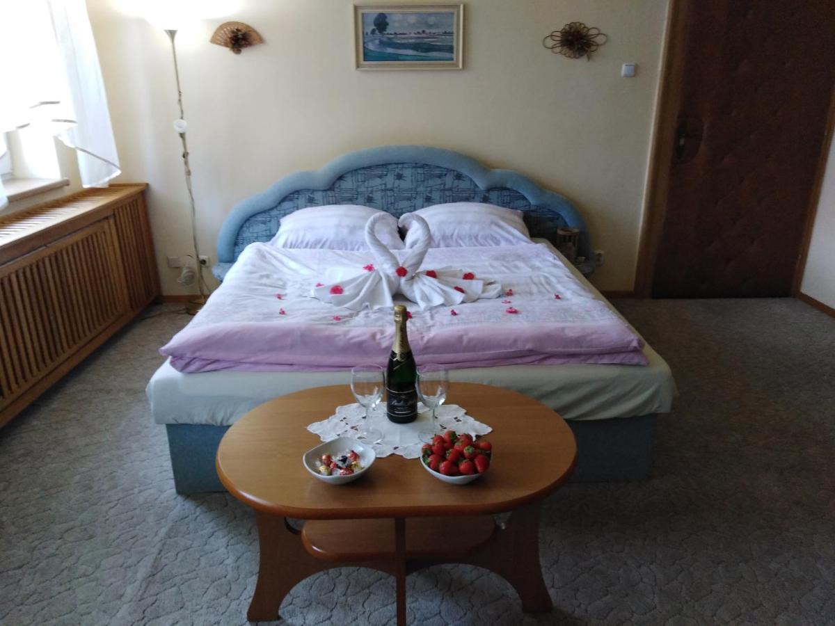 Hotel Vagonka Studenka Bagian luar foto